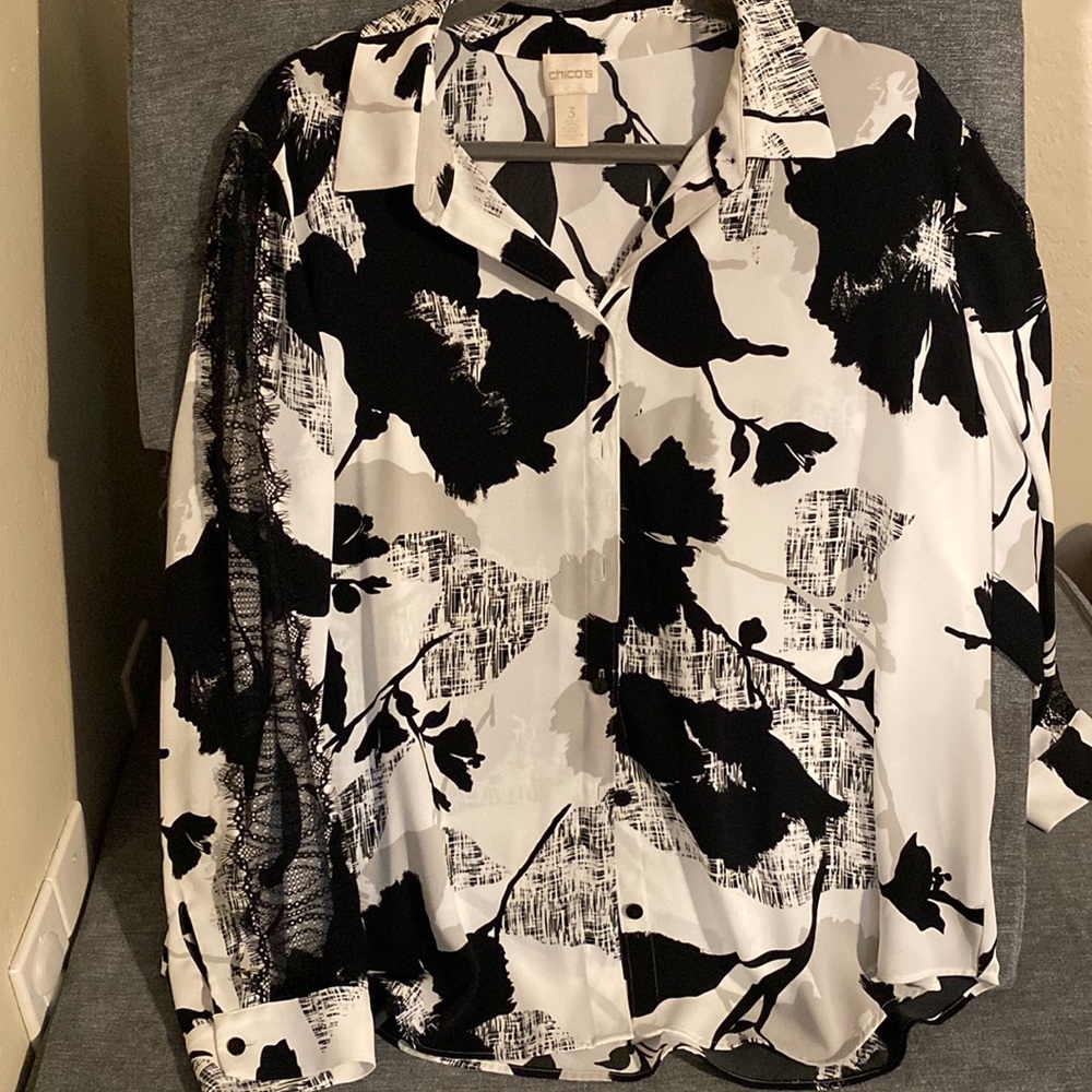 Chico’s Black & White Long Sleeve Shirt